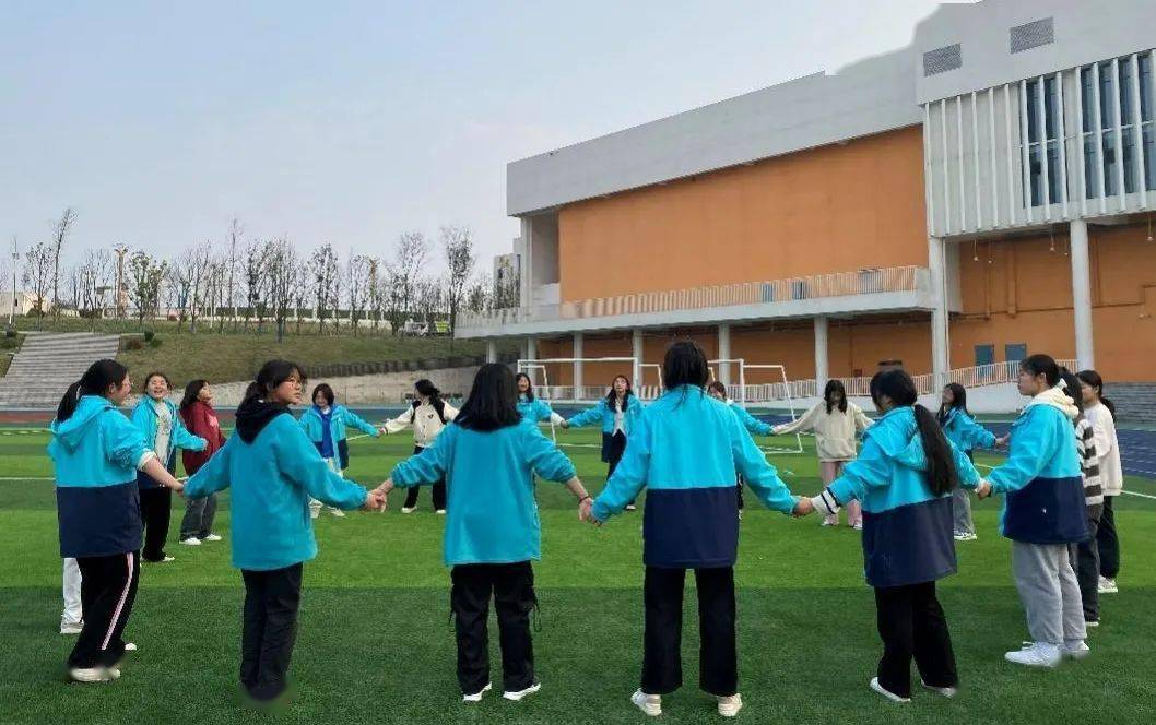 青春护蕾丨龙女湖中学开展新学期心朋友主题团体心理辅导活动