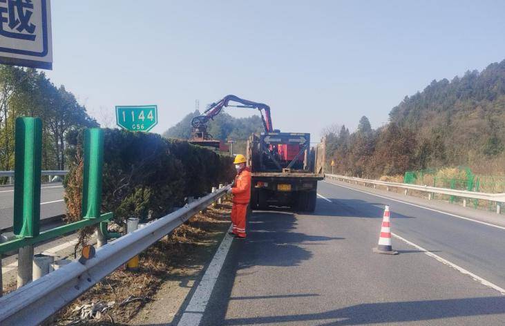 湖南高速吹响春养"集结号"_进行_养护_常德