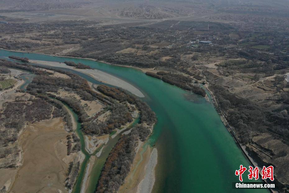 青海贵德清清黄河春日好风光