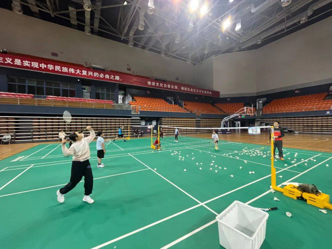 春风十里 不如球场见你|靖江体育中心春季羽毛球培训班火热招生中!