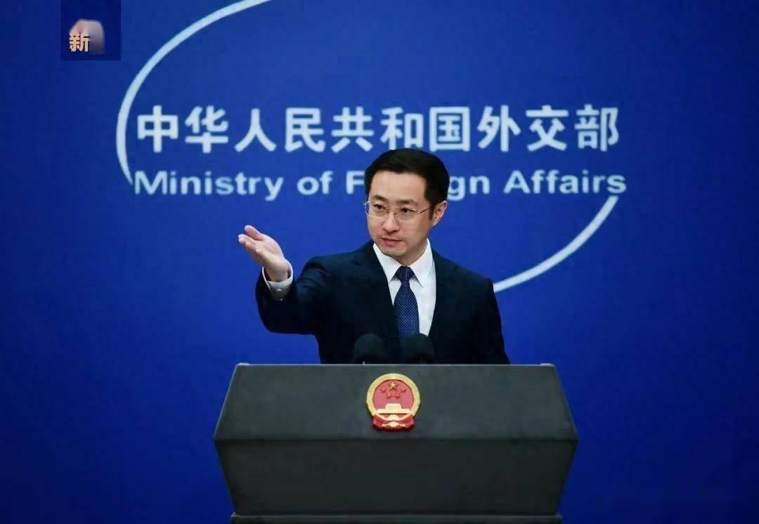 中国外交部新任发言人亮相