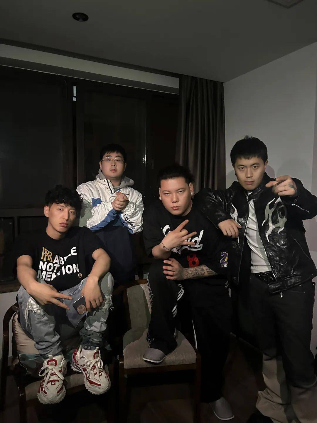 得到过吴亦凡的链子又有rapper来抢蛋糕他是今年节目的黑马选手