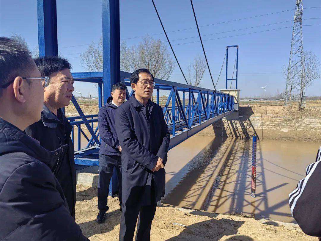 时事新闻栾兴刚到簸箕李灌区巡河