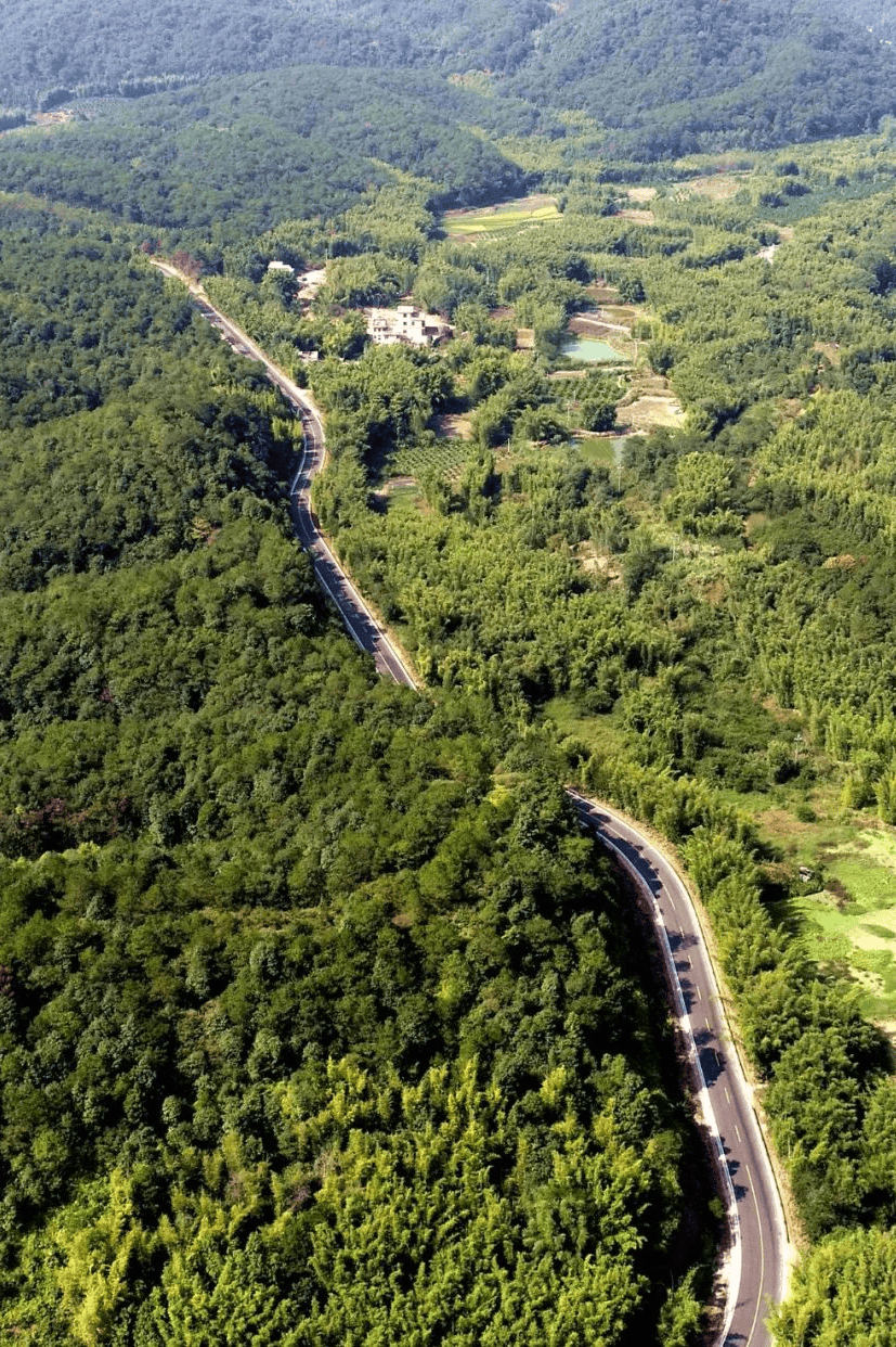 3牛鼻村此地因锦江绕着村子形成一个长长的u字形半岛,半岛形状犹如