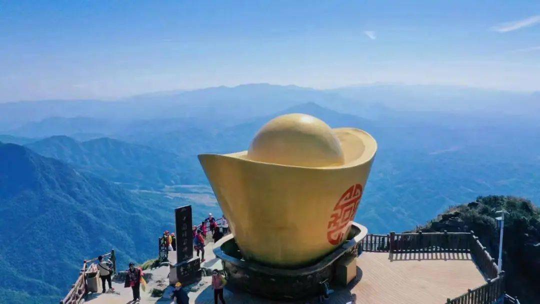 2天1晚玩转清远金子山生态风景区~含双早 登山 玻璃桥 索道