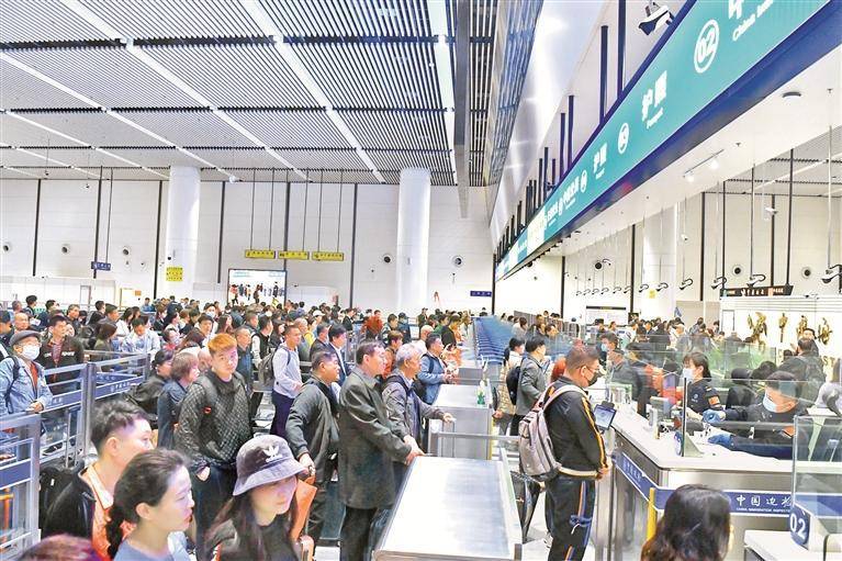 莲塘口岸单日客流首超9万人次