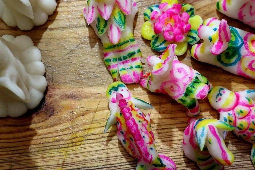 栩栩如生的花牛粑粑