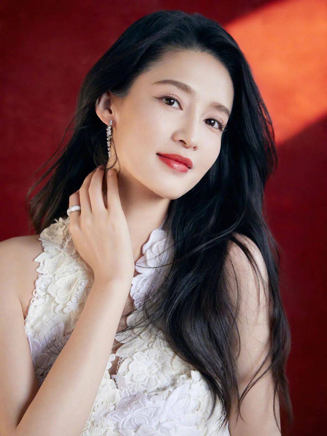李沁,1990年9月27日出生于江苏省苏州市昆山市,女演员,毕业于上海戏剧