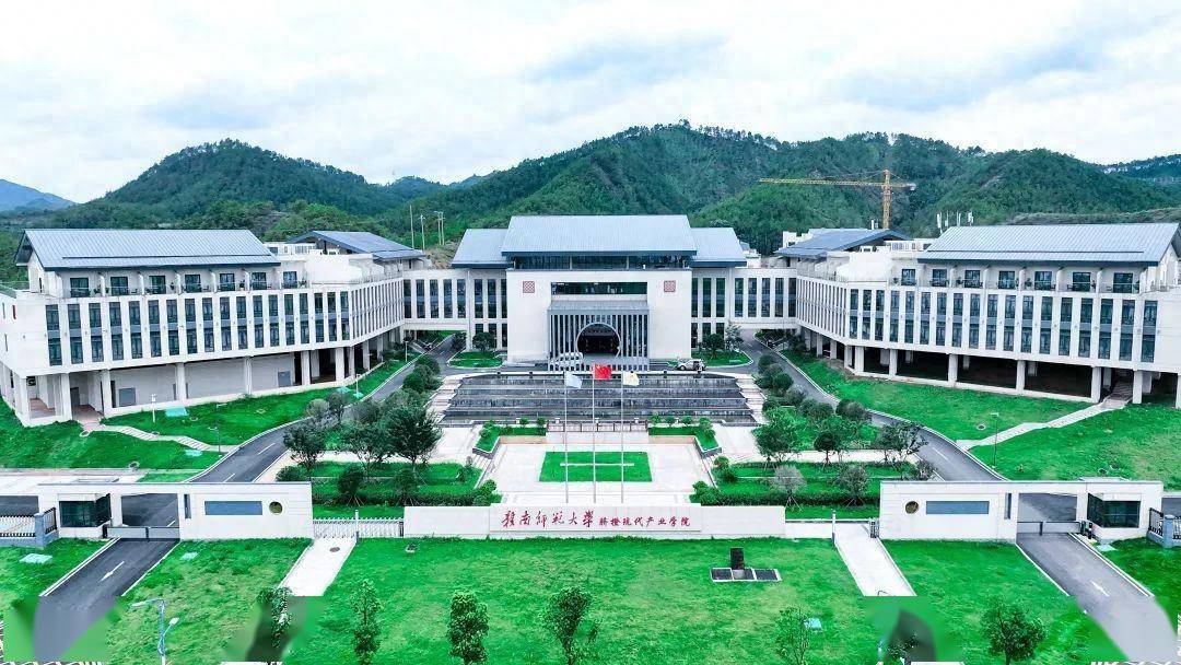 赣南师范大学脐橙现代产业学院#赣州头条#信丰县第一所全日制本科大学