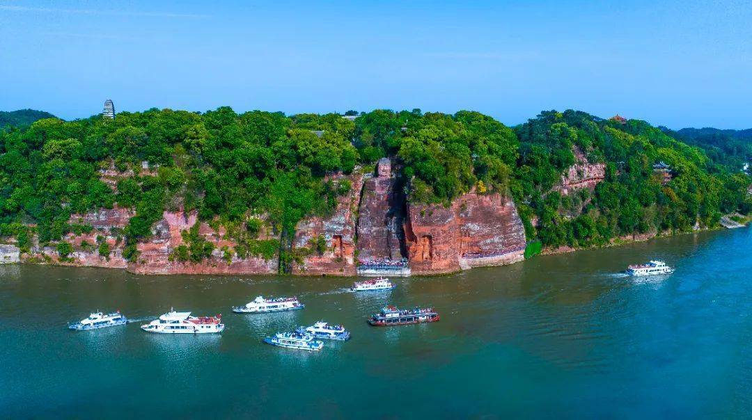 咔嚓咔嚓乐山好水