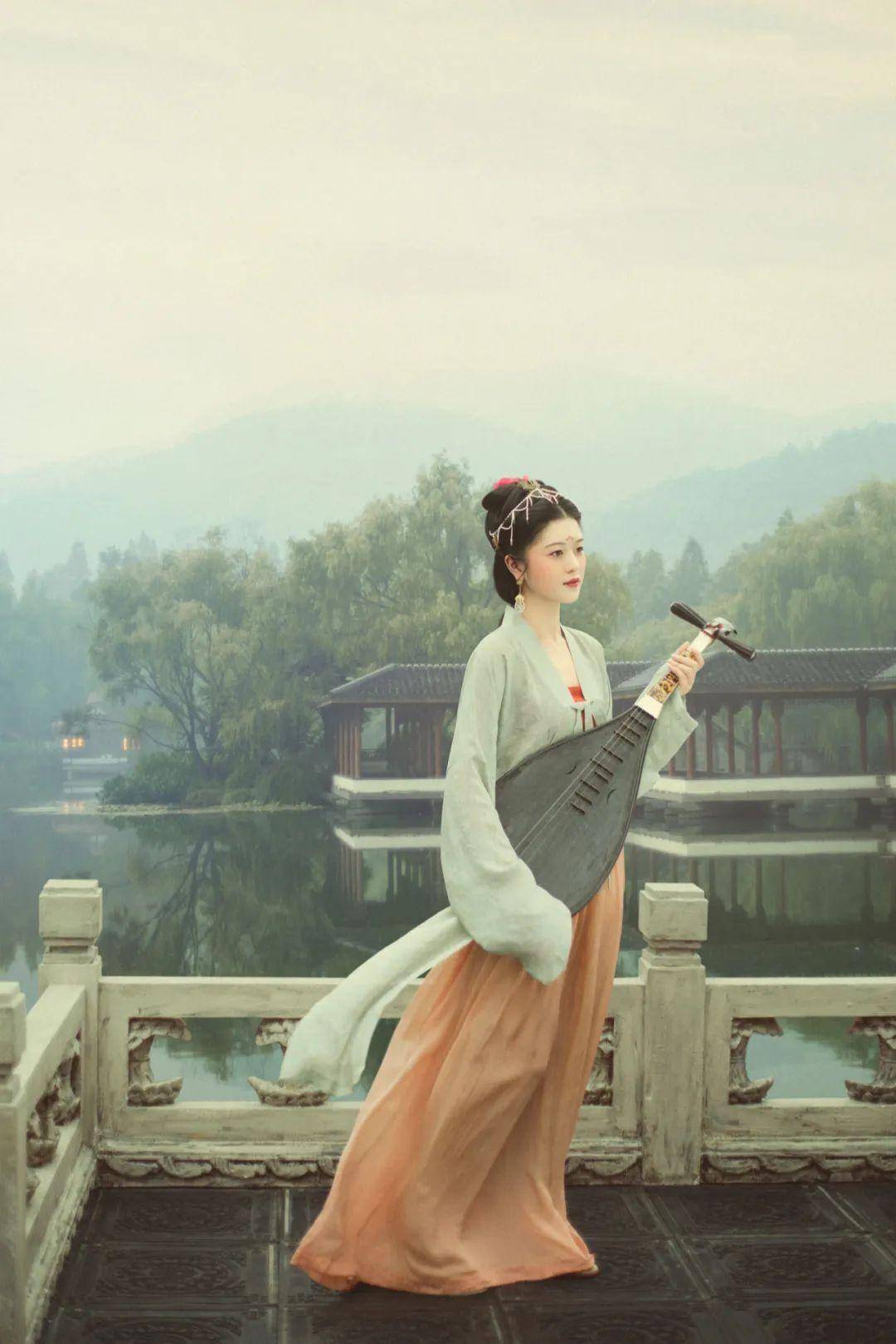 汉服披着床单的小孩长大了么