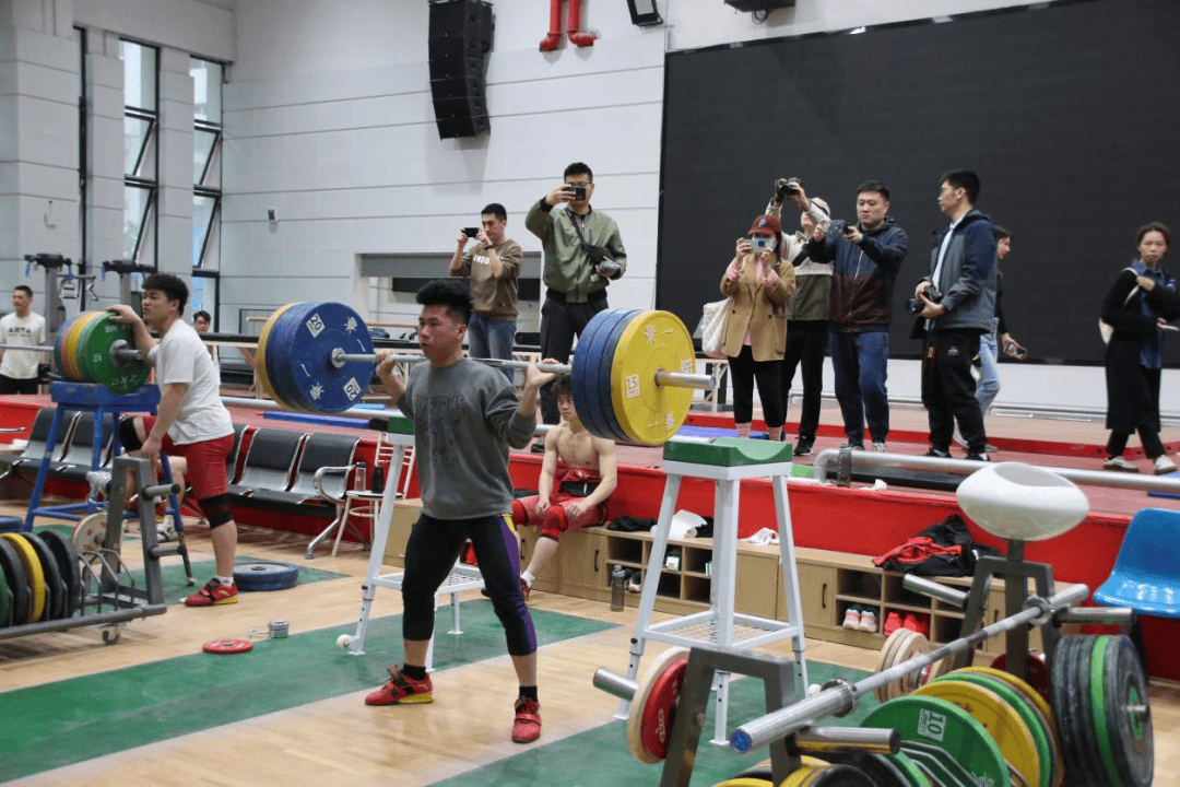媒体走基层"活动第三站——探访广西举重运动发展中心_男子_女子_中国