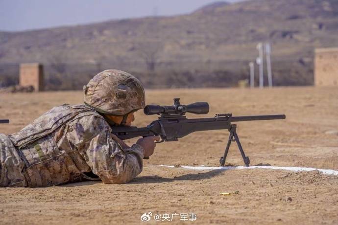 帅直击狙击手实弹射击考核现场