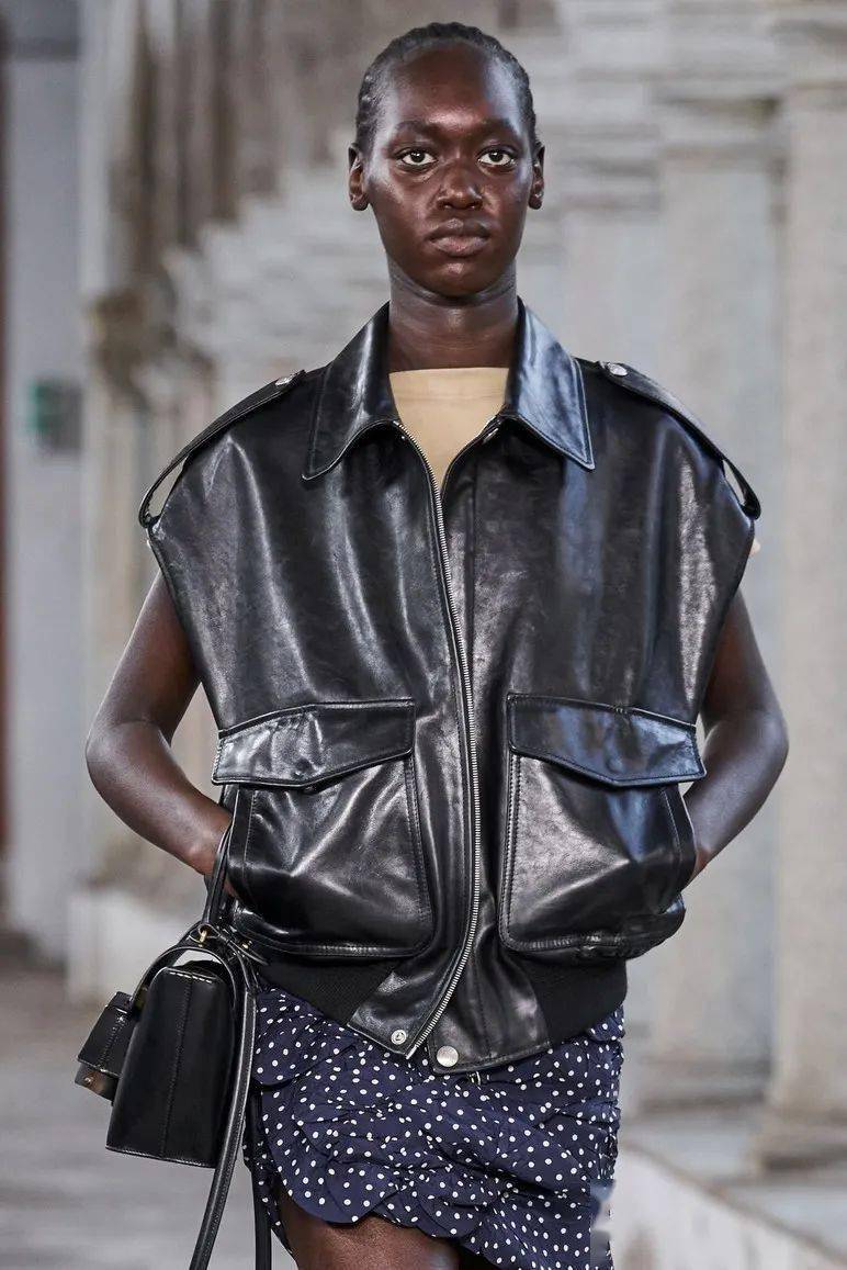 2024年春夏服装流行趋势_stella_prada_bottega