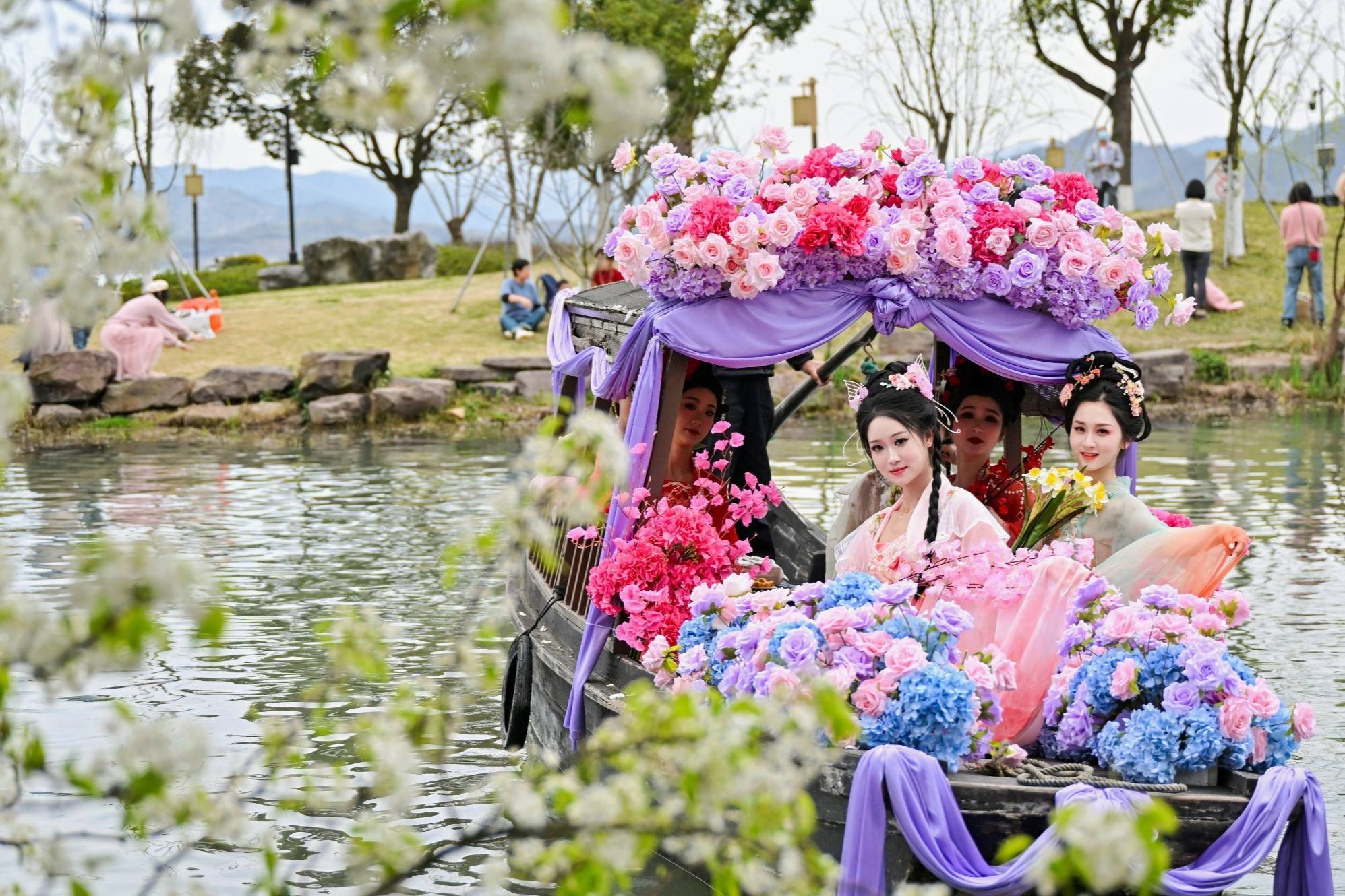 壮族花朝节图片