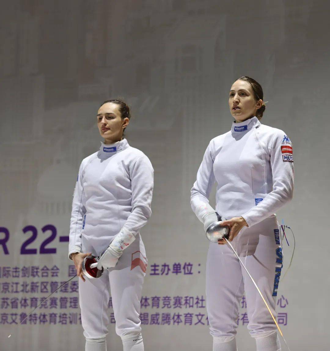 摄影:钱勇 · 公众号《击剑》南京扬子江国际会议中心第二天(2024 03