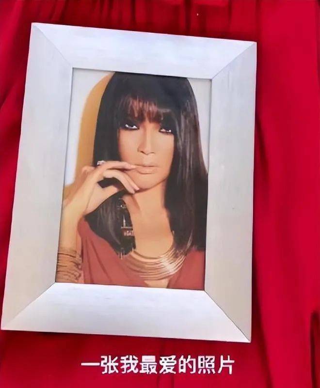 原创中国首位被封杀歌手怒扇四大天王之首亲手为自己