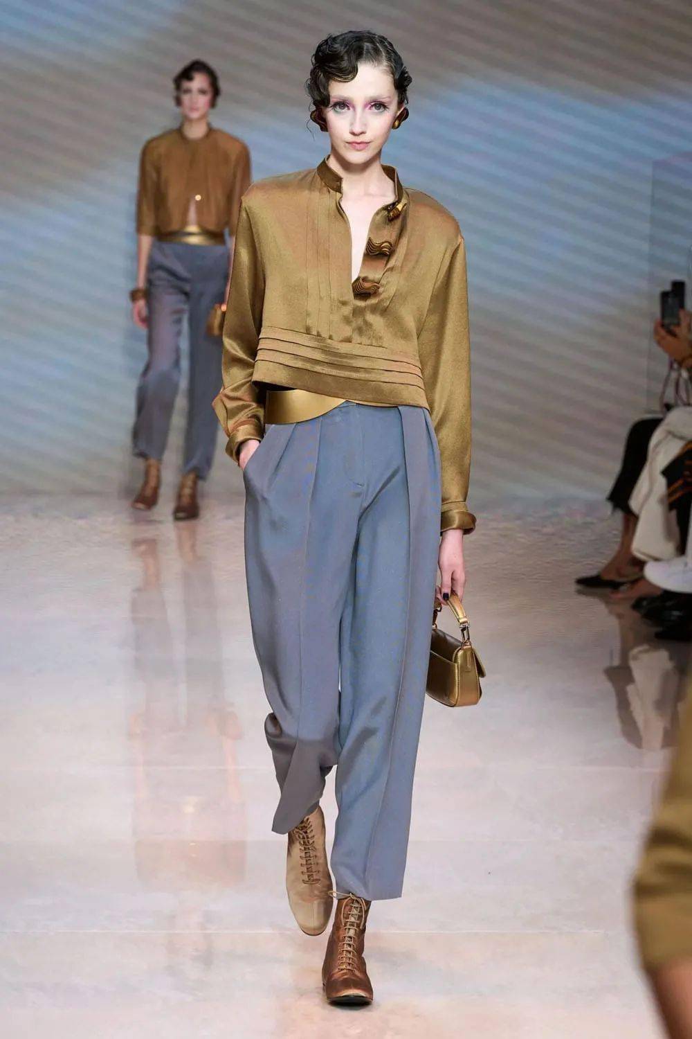 乔治·阿玛尼(giorgio armani)2024春夏系列"海洋之恋"时装秀_造型