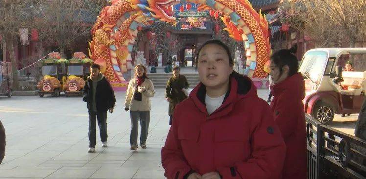 寒心！游客玩过山车时被鸟撞到眼睛，太原方特园方竟然这样处理...