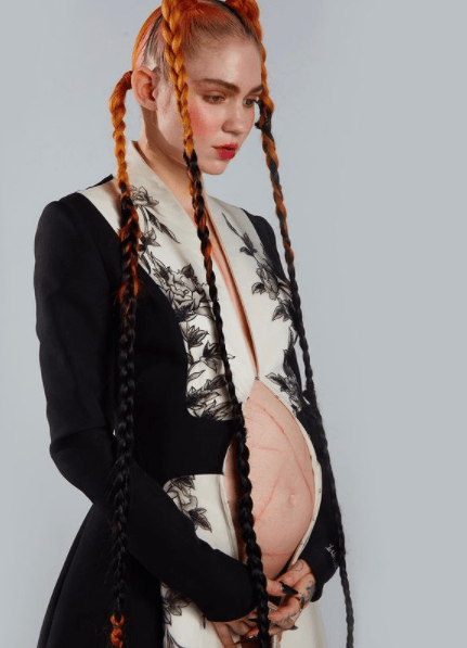 马斯克前女友生完3娃后彻底闹掰如今甜蜜官宣新男友全网祝福