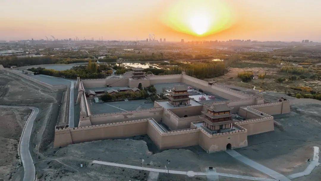 享受兰州水墨丹霞景区,榆中兴隆山景区,吐鲁沟公园景区,青城古镇景区