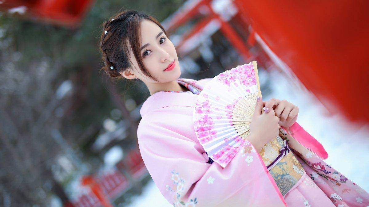 原创在日本旅游时晚上有穿和服的姑娘敲门为何不能开开了会怎样