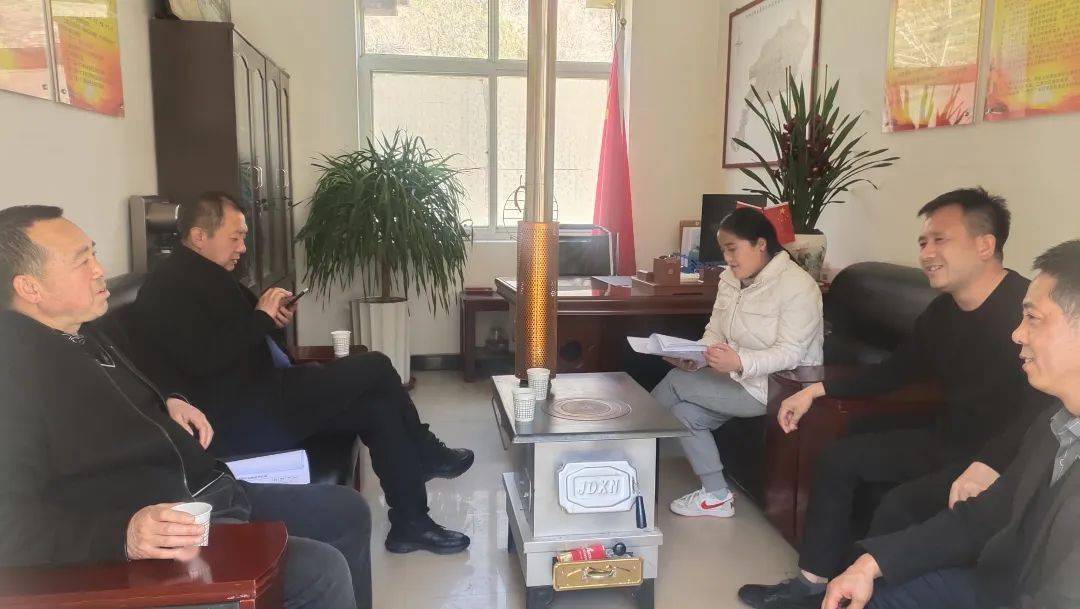 县信访局副局长关海鹰一行深入晒经乡检查指导信访工作暨示范乡镇创建