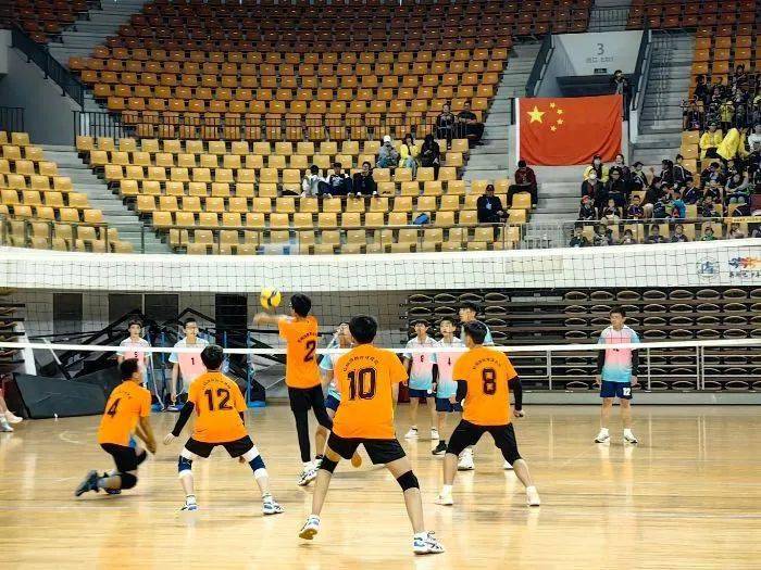 展开精彩较量来自各旗区的排球队伍齐聚一堂在鄂尔多斯市体育事业发展