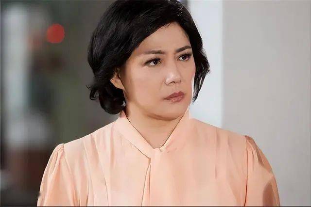 原来她早已去世!