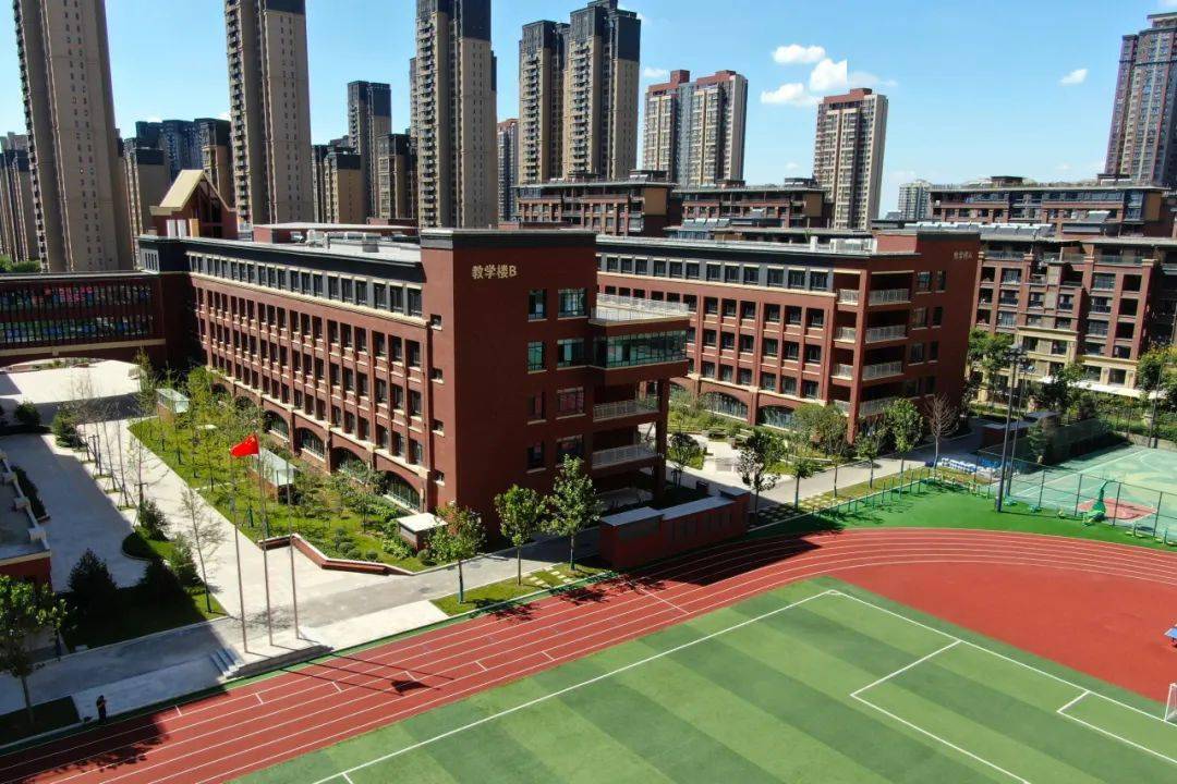 曲江一公办中学教师招聘公告办公环境优美