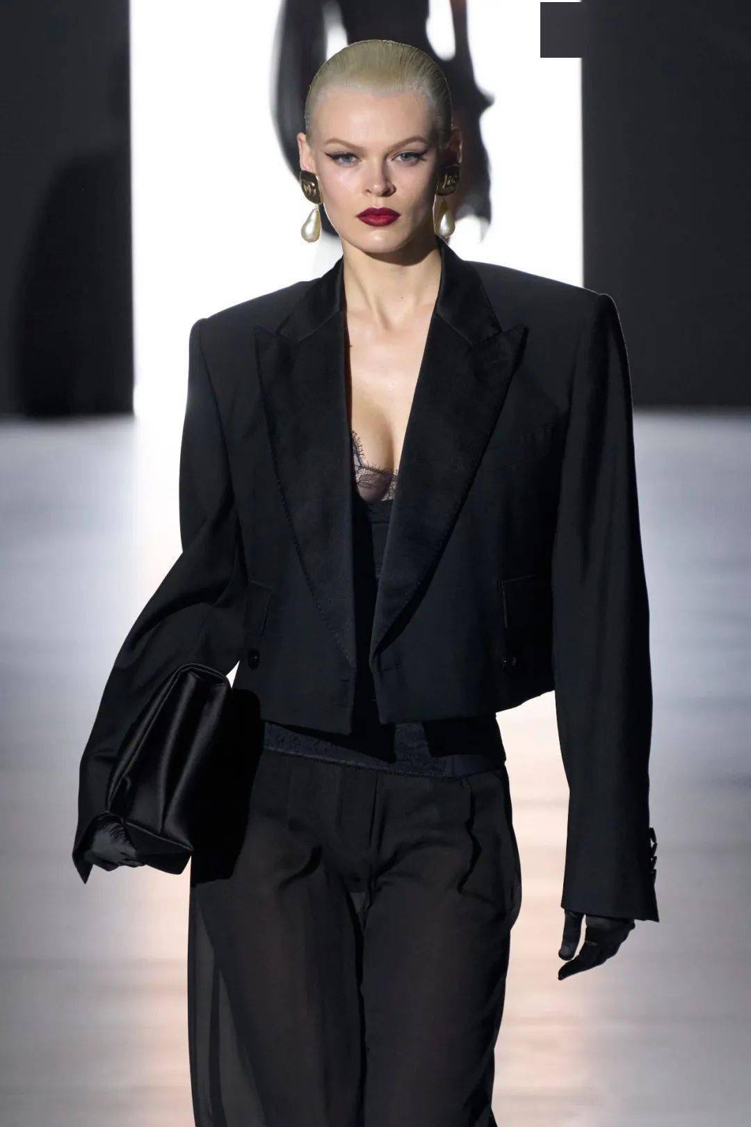 最高级的制服诱惑长这样一夜爆火的187ysl贵公子解密24西服设计趋势