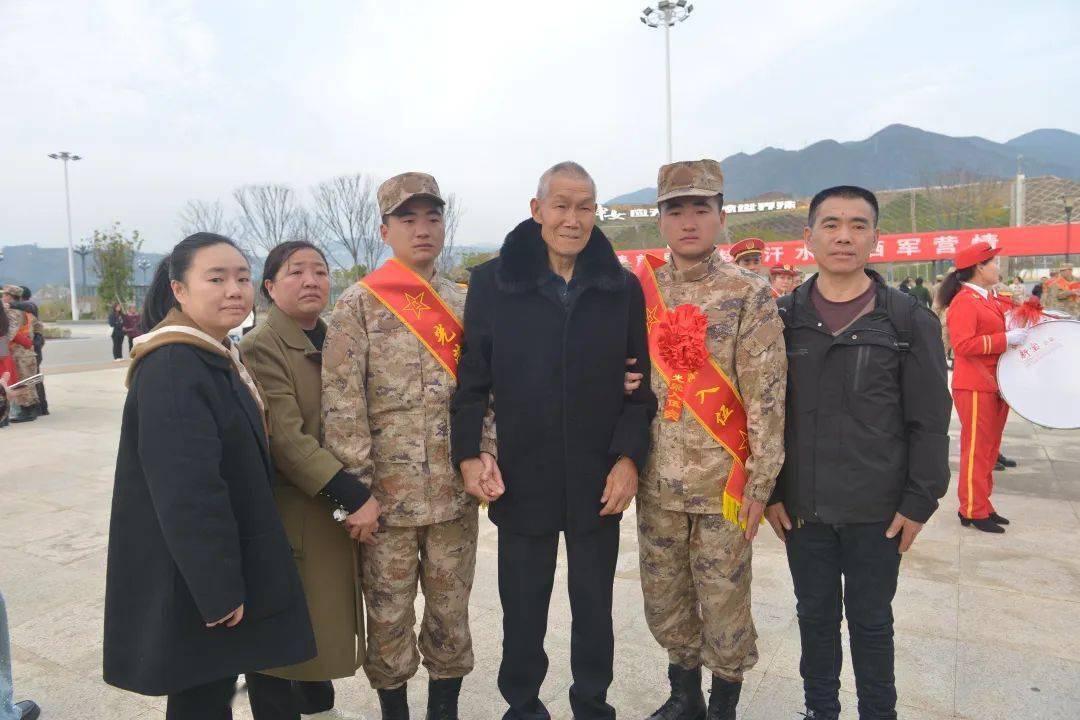 各地欢送新兵动态⑩_军营_青春_军分区