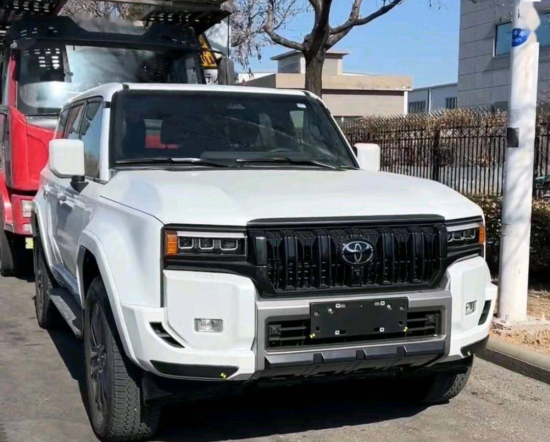 2024丰田普拉多(国产)卸车完毕,即将公布预售价_搜狐汽车_搜狐网