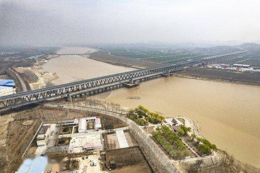 "桥"见未来 民营企业投资建设建邦聊泰黄河公铁大桥今日通车_施工