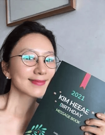 54岁金喜爱凭24岁肌龄登上热搜雪白美肌离不开独家的小秘诀