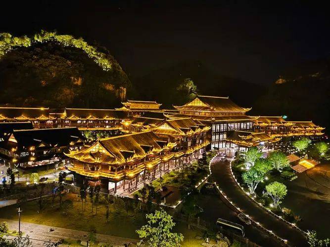 门票啦西江千户苗寨大小七孔黄果树瀑布毕节织金洞拉然小镇双动纯玩五