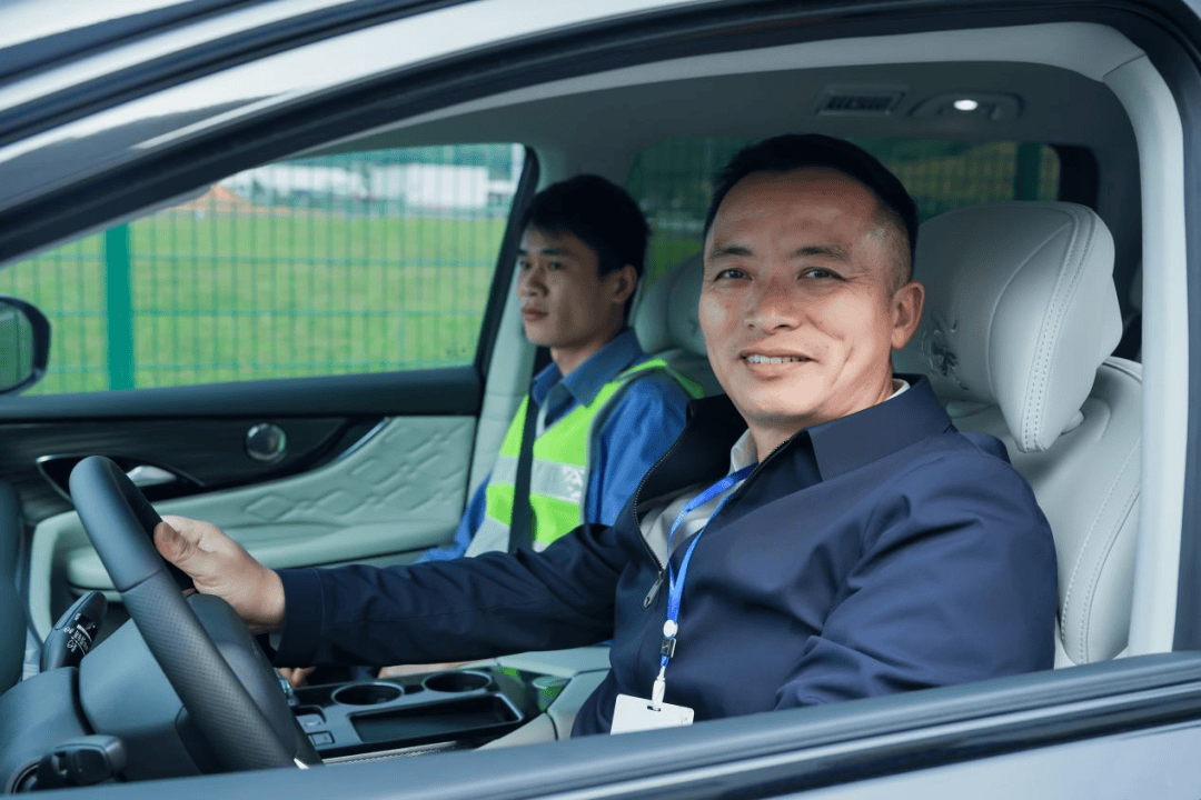 柳州精英人士齐聚东风柳汽共鉴风行星海v9高端豪华品质