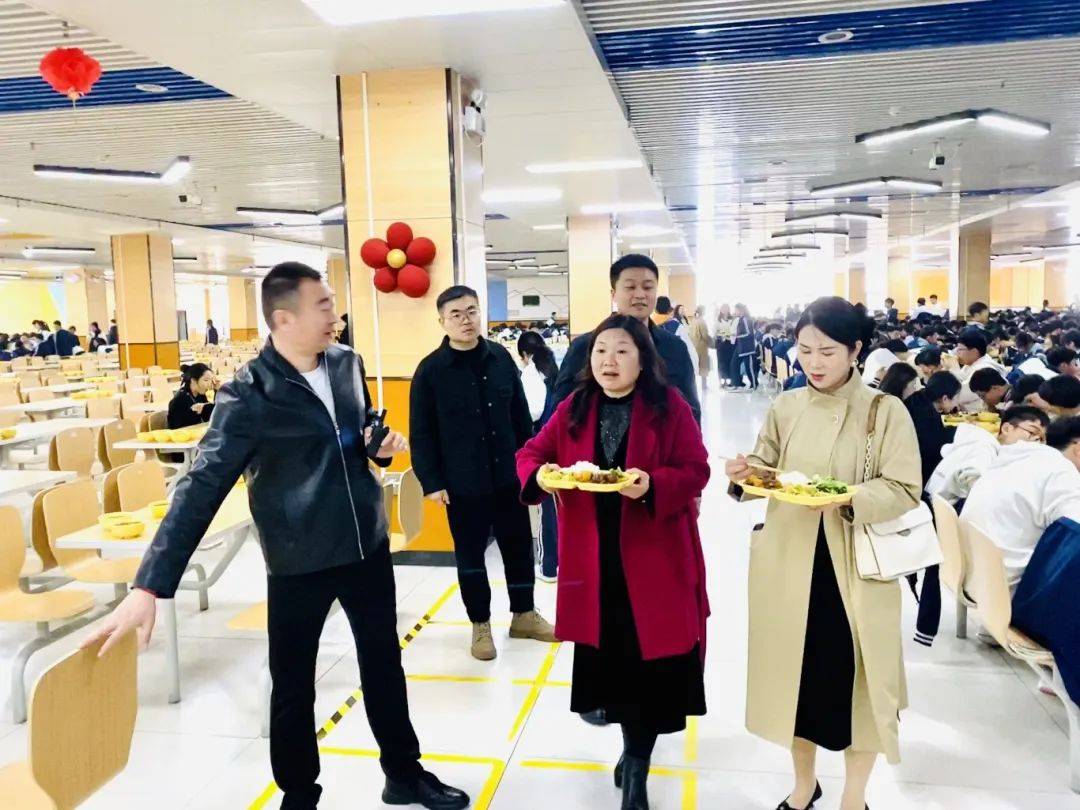 微风正暖遇花开家校共育兴华园商丘工学院附属兴华学校家长开放日活动