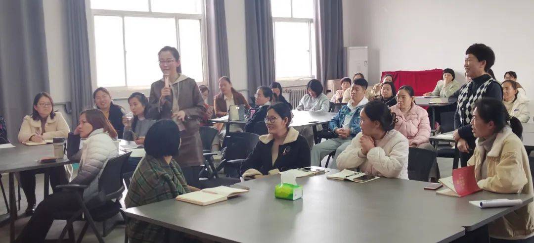 同心同行筑梦家园临西县教育局开展第二期幸福家家庭教育公益讲堂