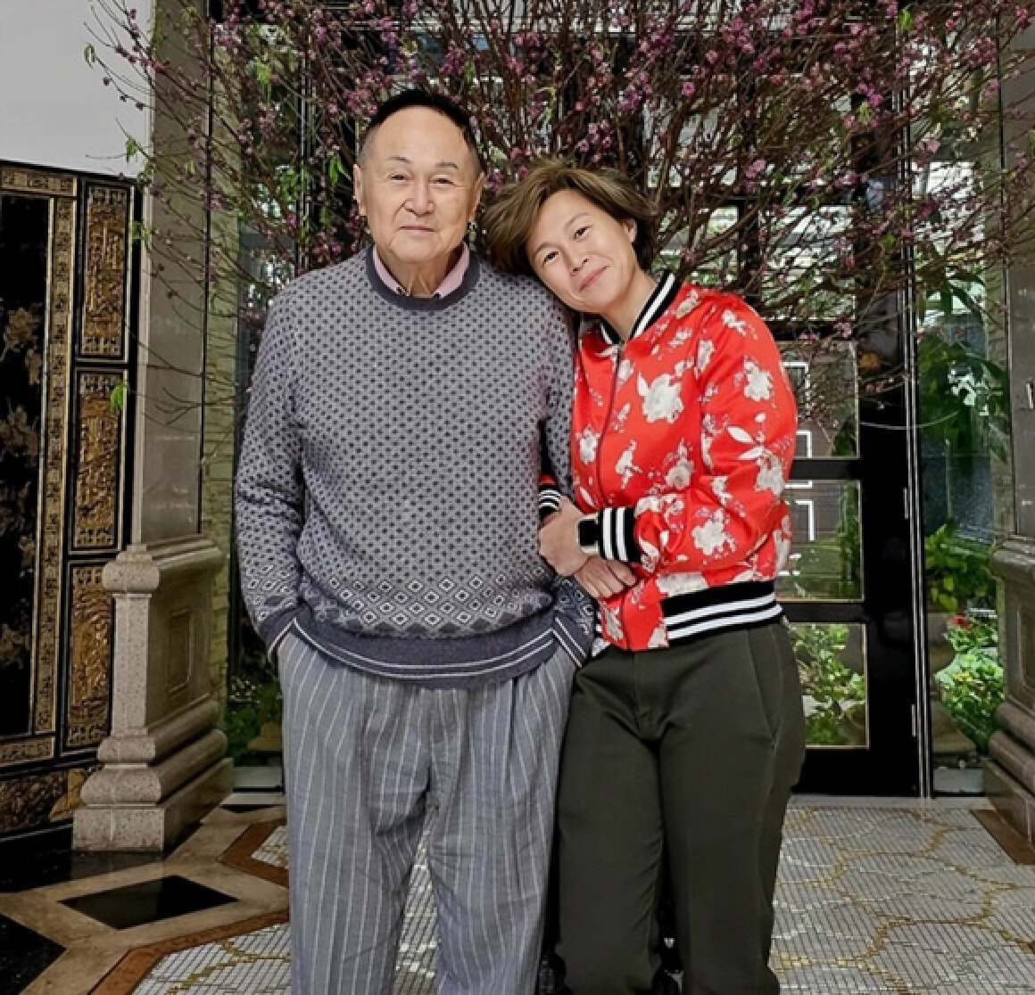 热恋五年形影不离,获富豪父亲认可_赵式芝_赵世曾_女儿