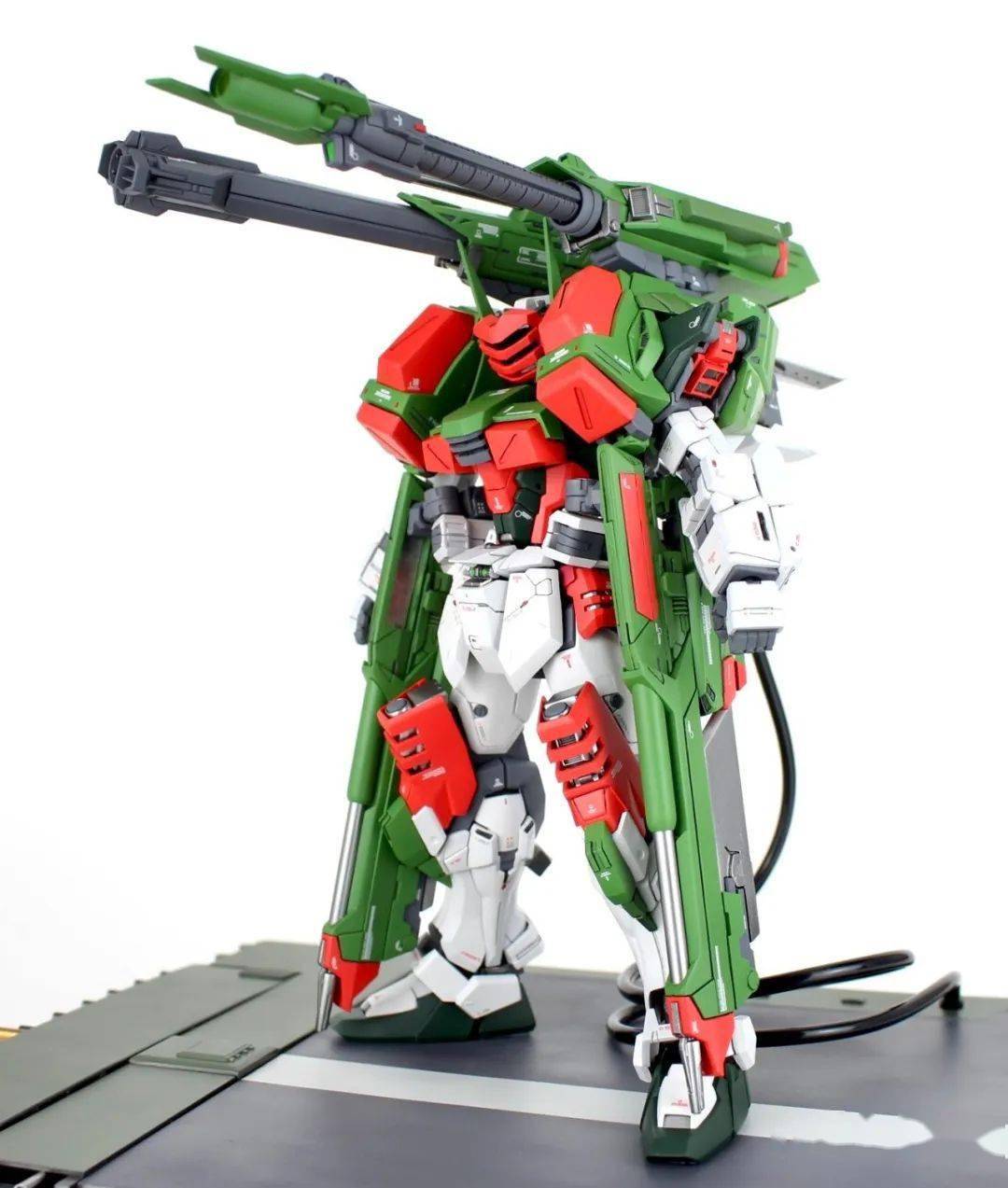 财团不出自己改,mg暴风高达改翠绿暴风高达!