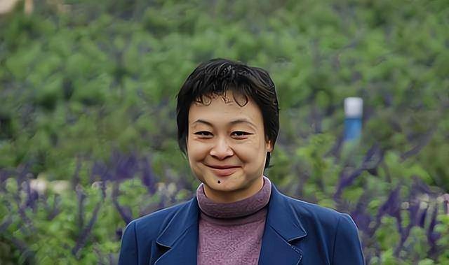 何智丽:移居日本改名小山智丽,战胜邓亚萍大喊哟西,后来怎样了