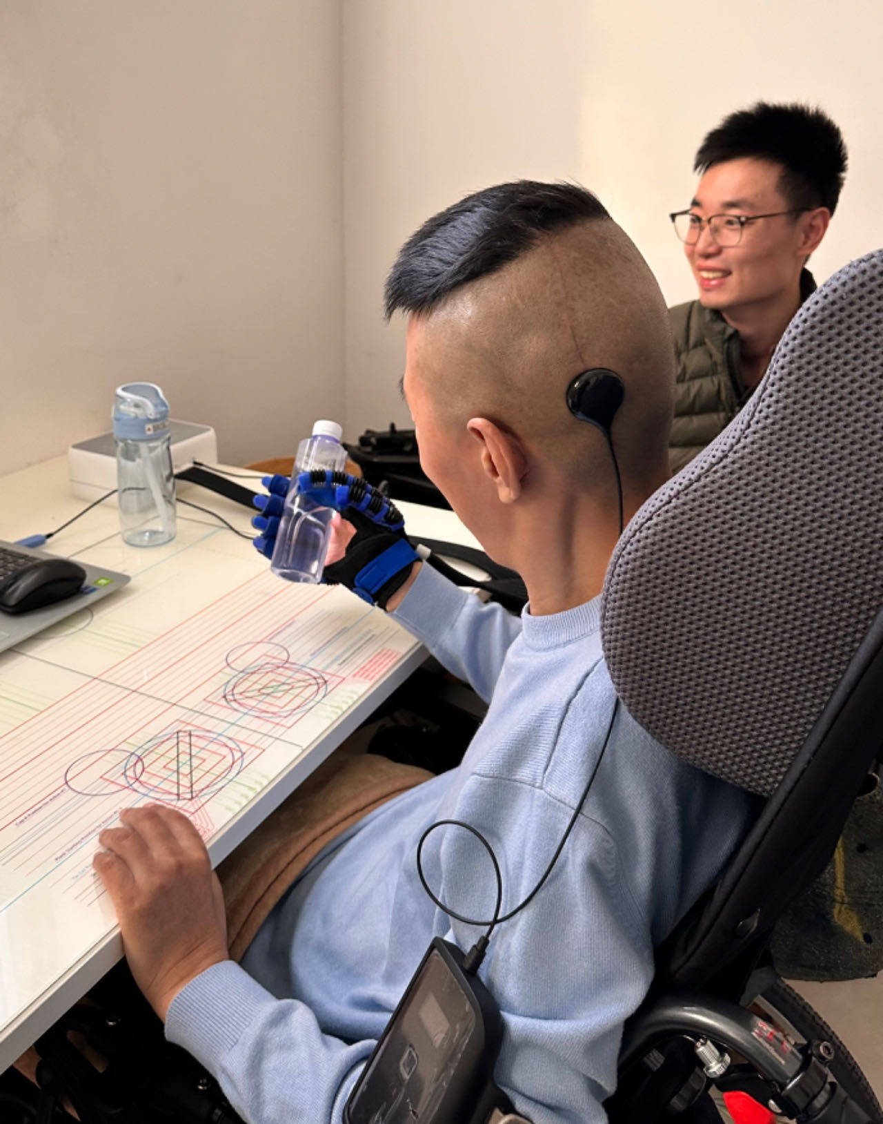 中美团队意念控制临床试验进展频频脑机接口科幻照进现实还有多远