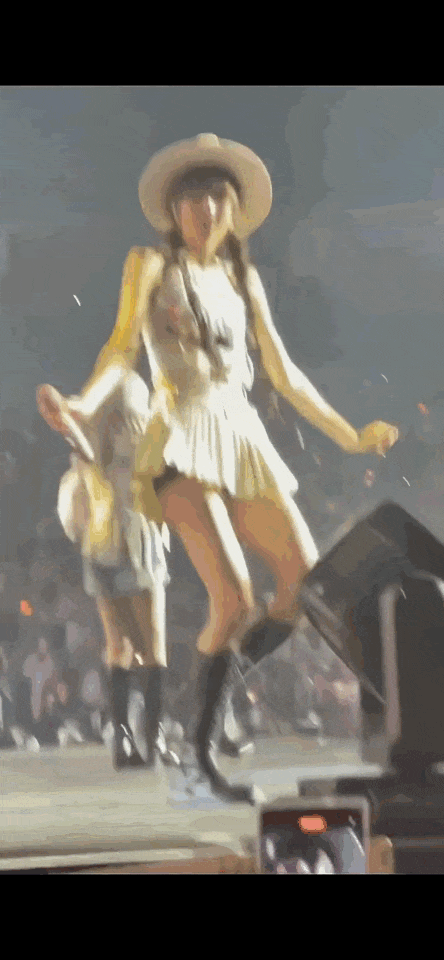 中一段"转圈扭胯"的动作迅速走红全网引来广大网友的模仿热潮韩国知名