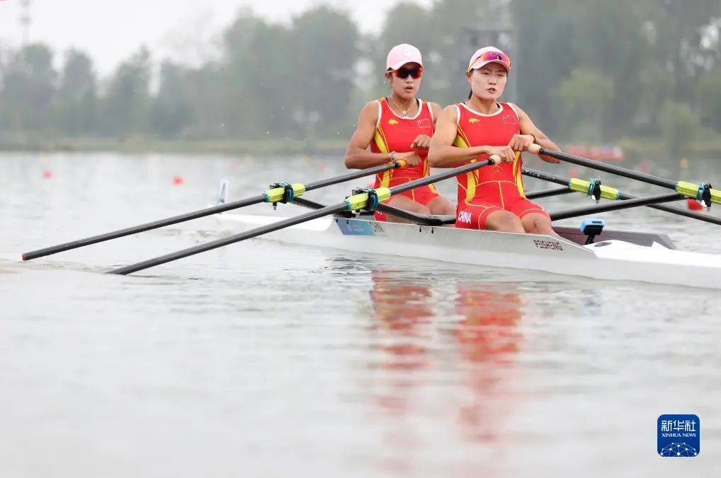 划向巴黎沈双美问鼎全国赛艇春季冠军赛