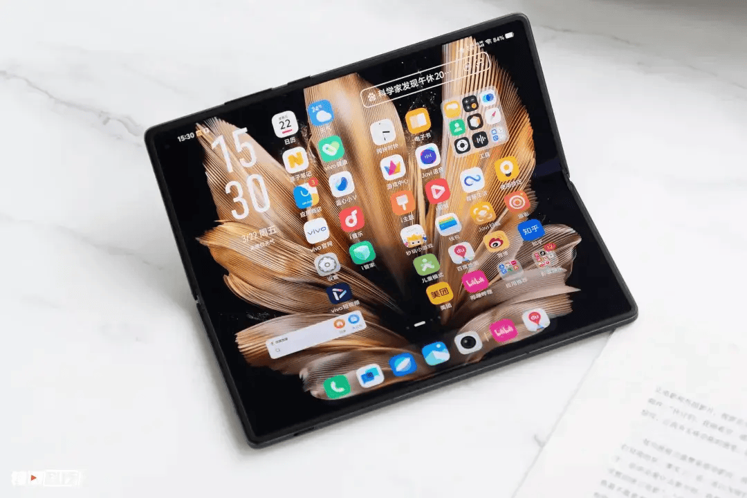 配置拉满,极致轻薄…刚刚发布的这手机,把我看傻了_vivo_fold_影像