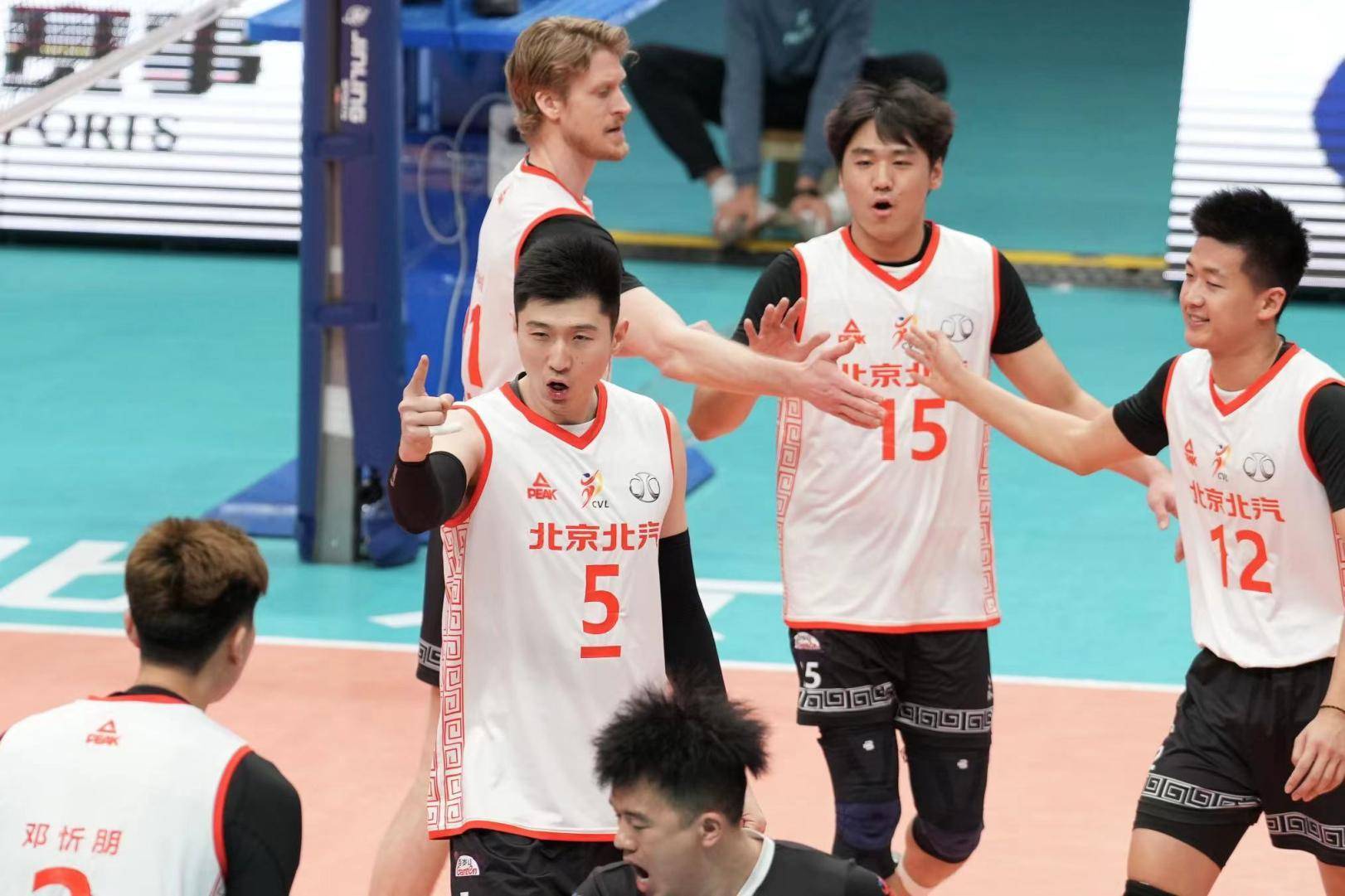 将半决赛总比分扳平面对决胜场北汽男排还要接着拼