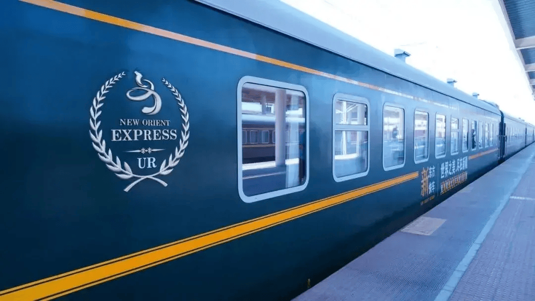 车上有大床房,独立浴室,ktv,酒吧,餐