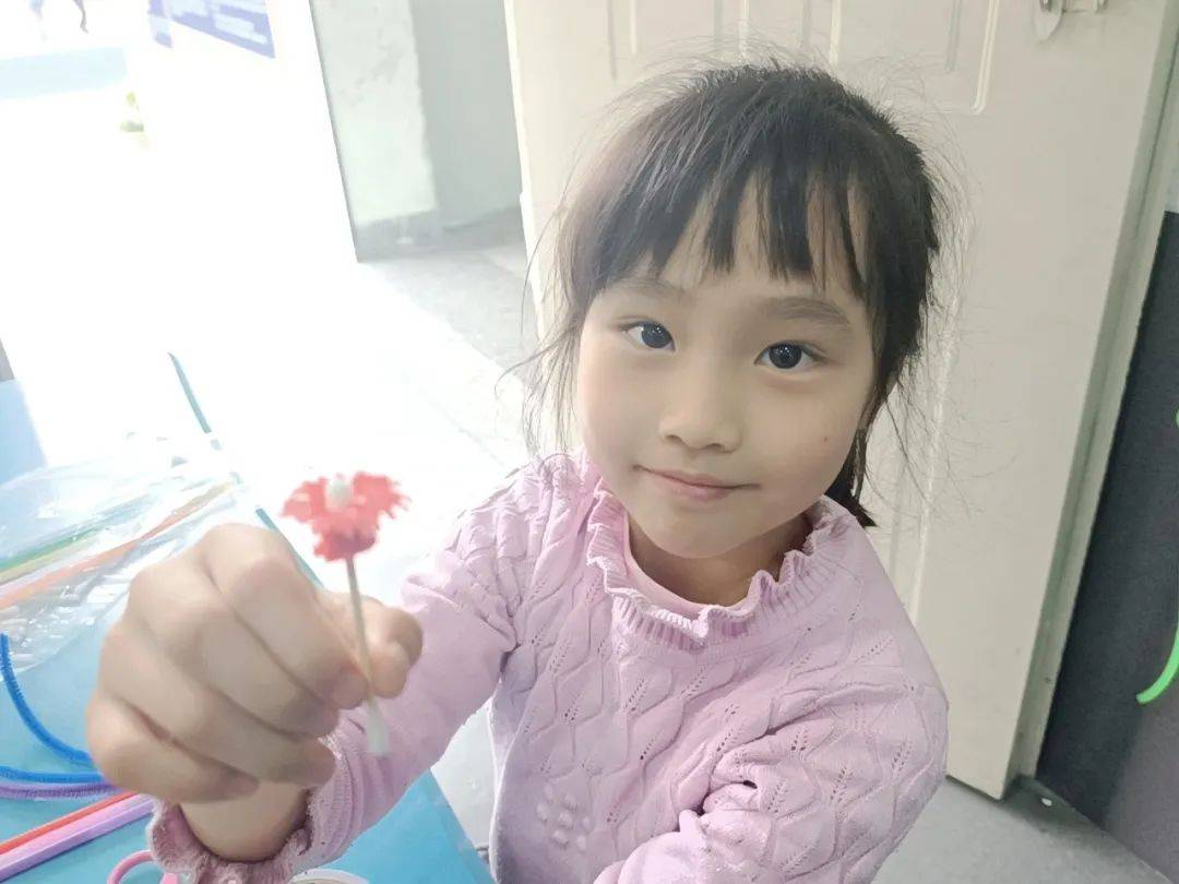 文稿|一年(2)班陈岑妈妈图片|一年(2)班家委成员&家长志愿者:陈