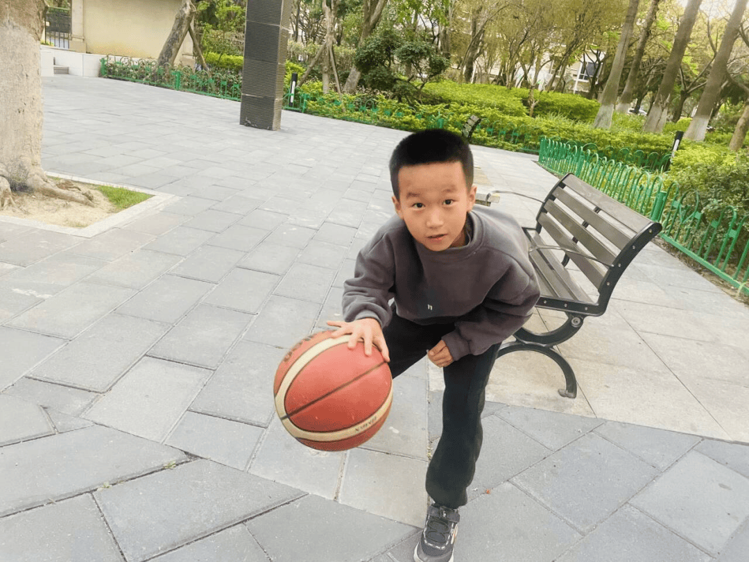 李懿轩:我热爱运动,运动使我放松,快乐.